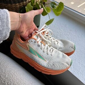 ALTRA Women's Torin 6 Sneaker